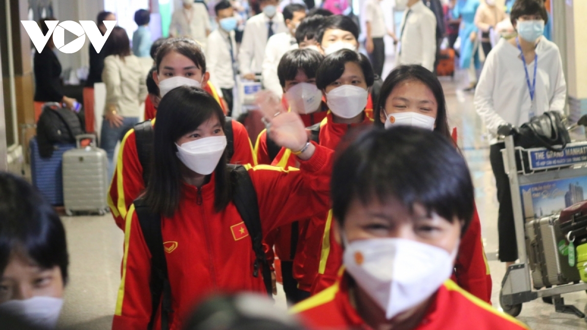 National women footballers warmly welcomed in HCM City